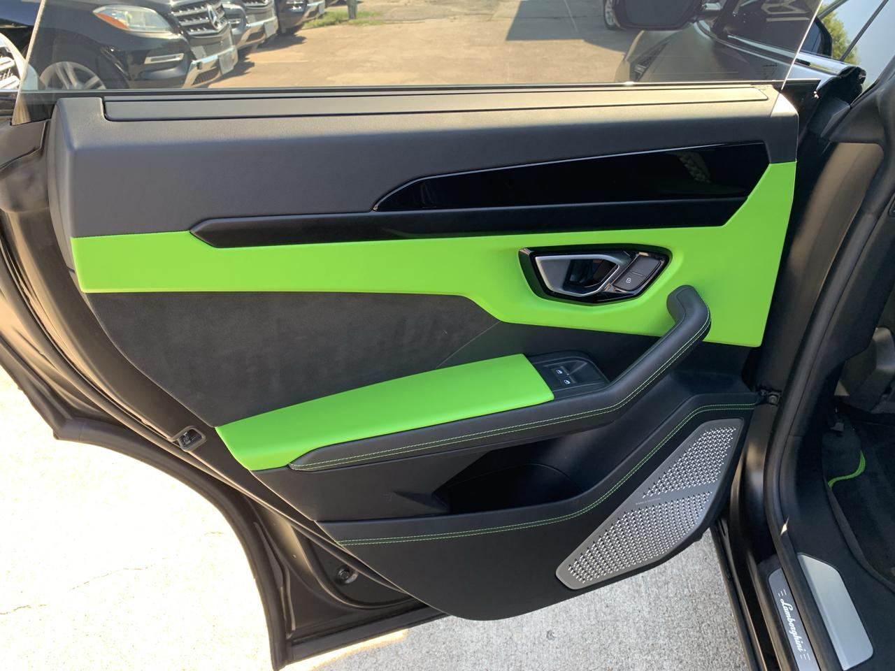 Lamborghini Urus Base 2022