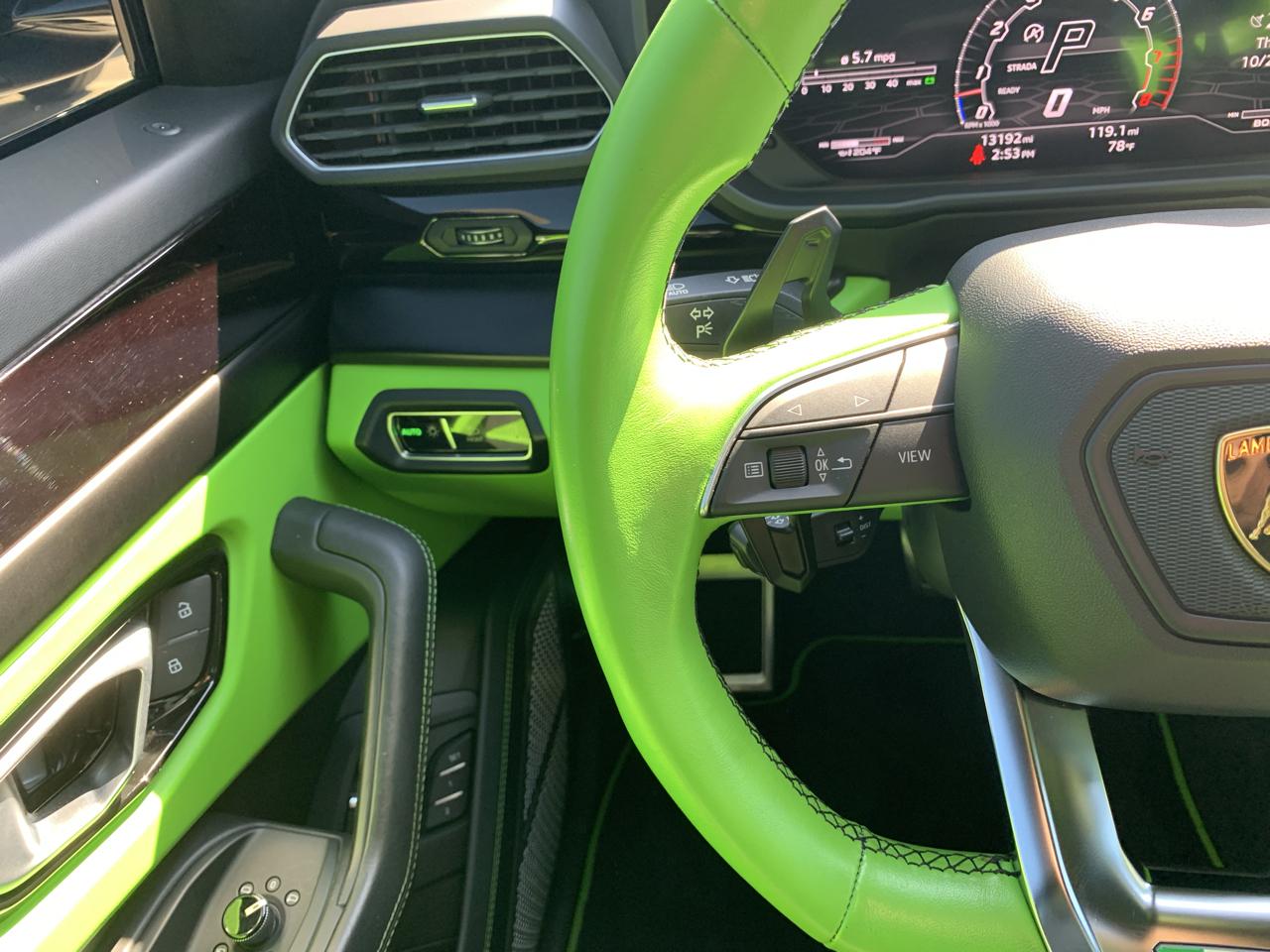 Lamborghini Urus Base 2022
