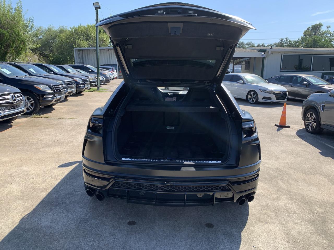 Lamborghini Urus Base 2022