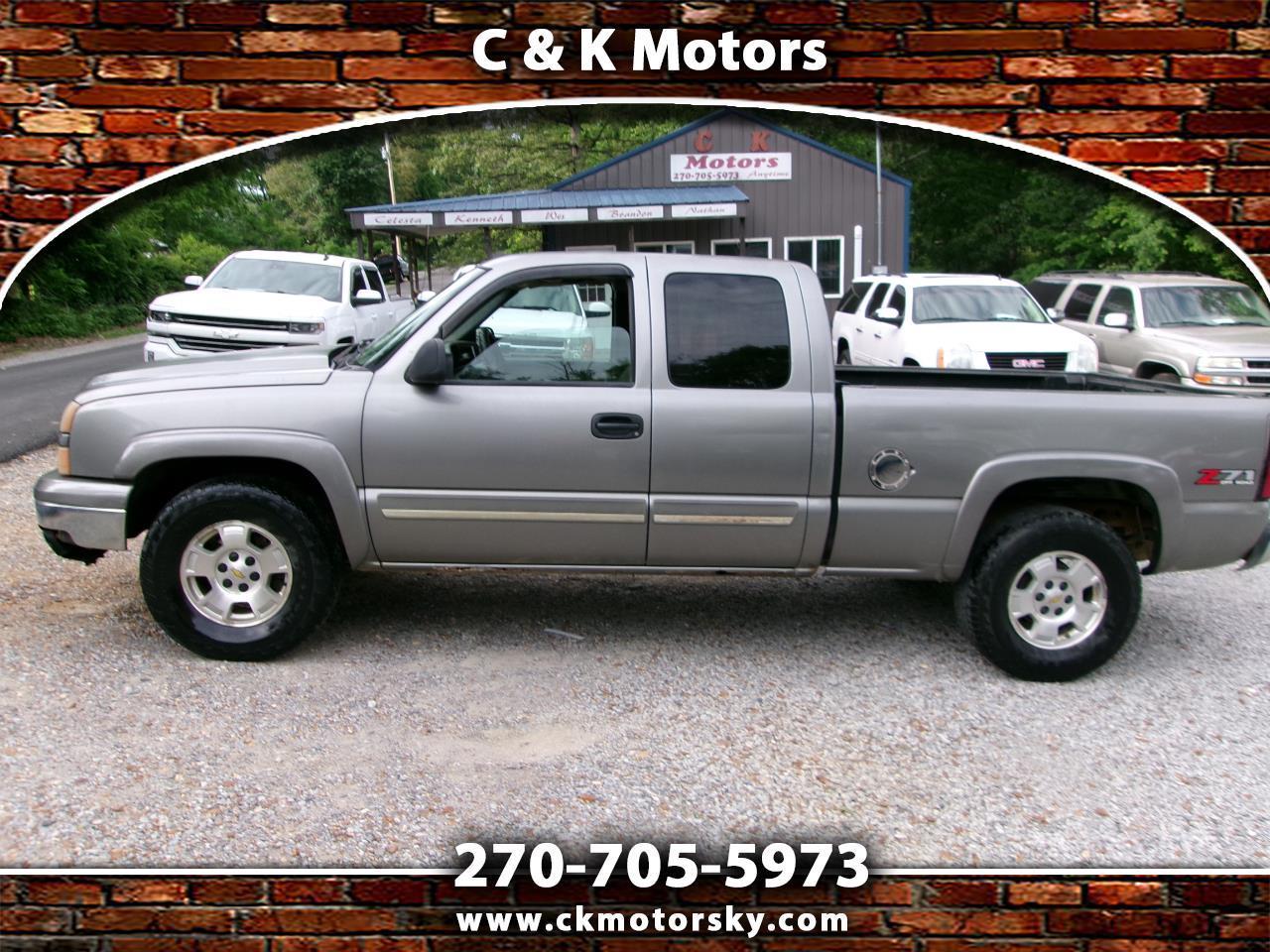 2006 Chevrolet Silverado 1500 Ext Cab 143.5" WB 4WD LT1
