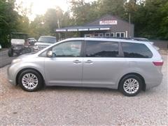 2016 Toyota Sienna 