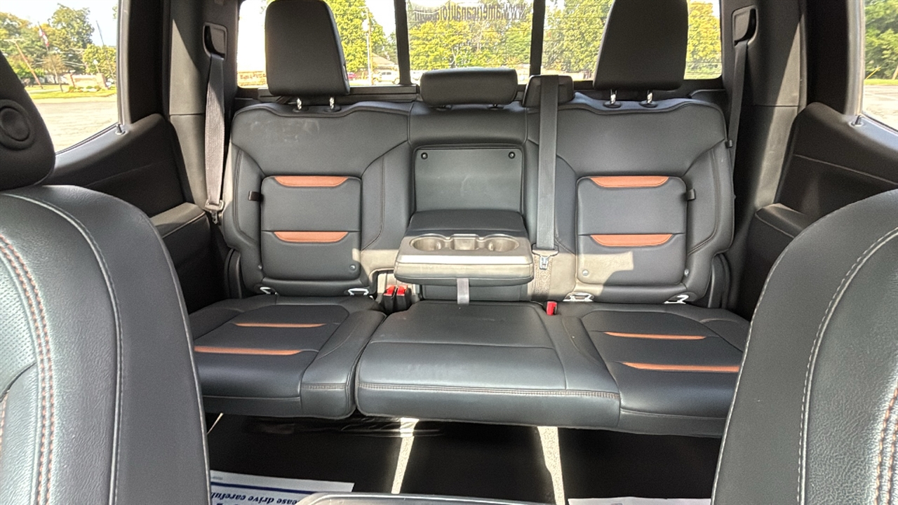 GMC Sierra 1500 AT4 Crew Cab Long Box 4WD 2021 GMC Sierra 1500 AT4 Crew Cab Long Box 4WD 2021