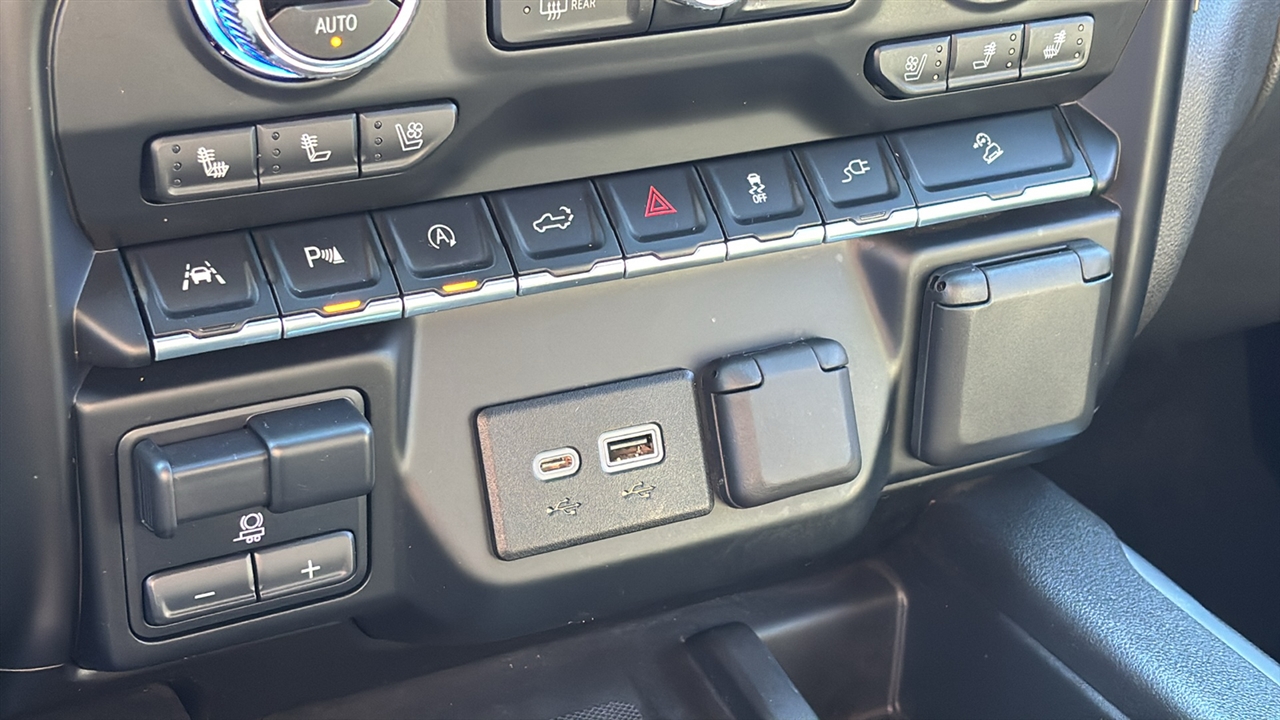 GMC Sierra 1500 AT4 Crew Cab Long Box 4WD 2020