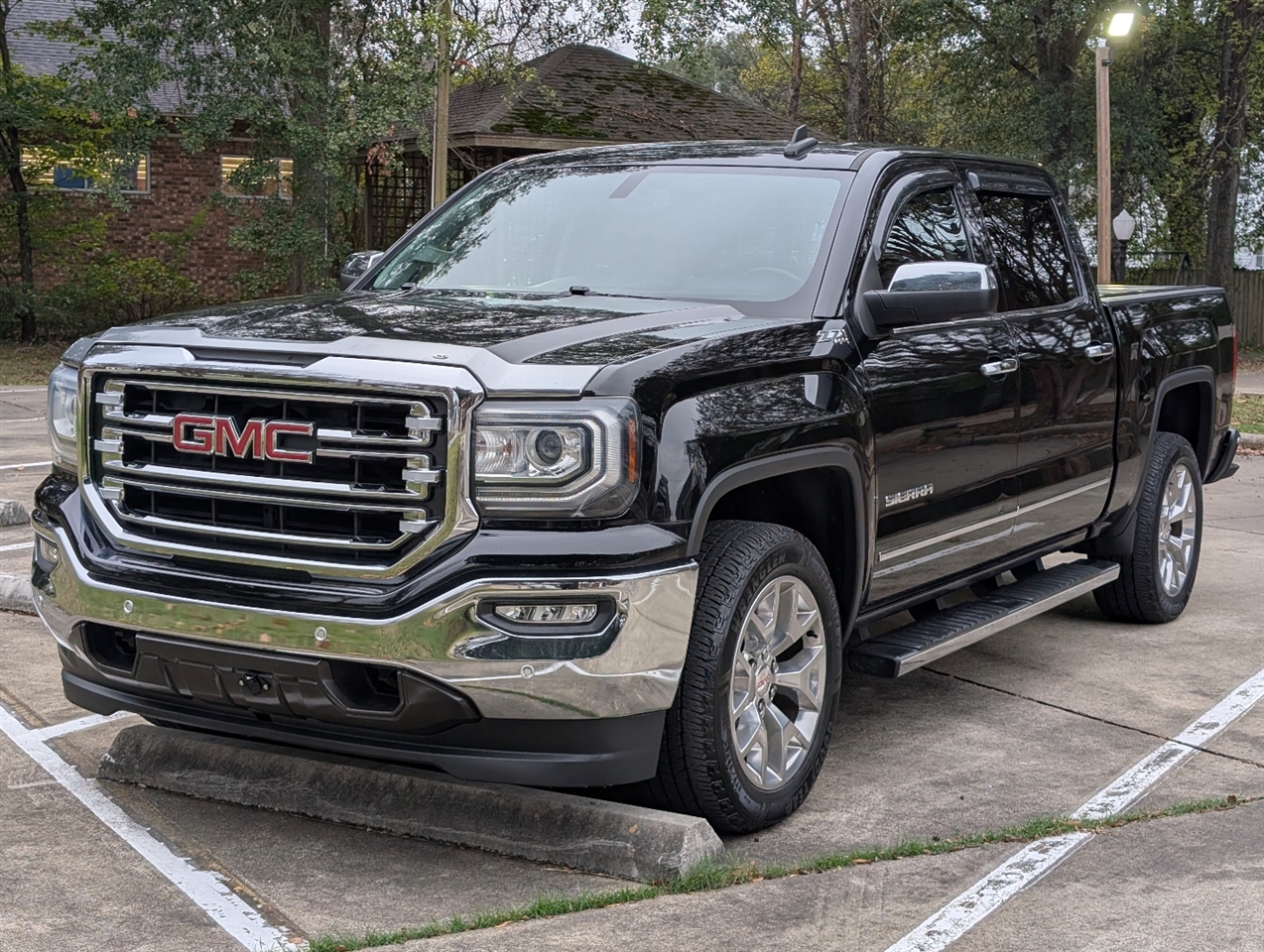 2018 GMC Sierra 1500 SLT Crew Cab Short Box 4WD