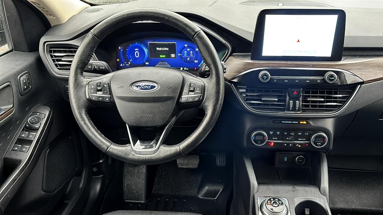 Ford Escape Hybrid Titanium AWD 2020