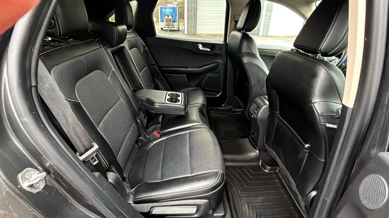 Ford Escape Hybrid Titanium AWD 2020