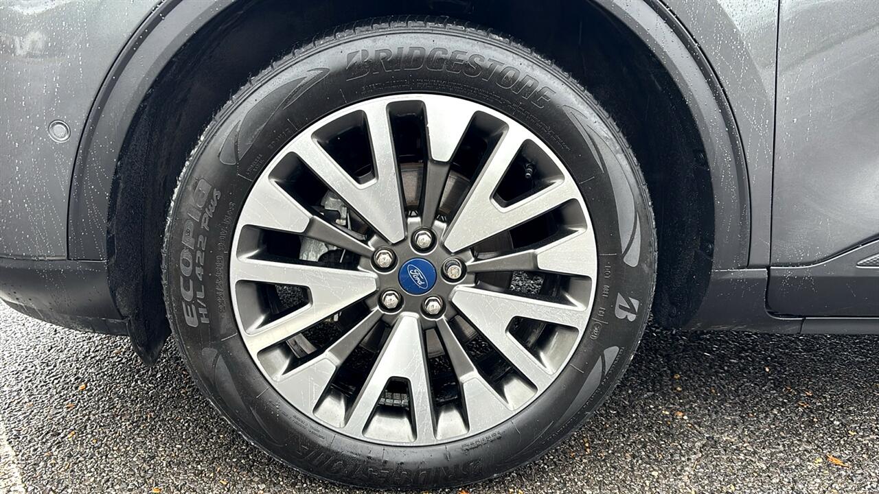 Ford Escape Hybrid Titanium AWD 2020