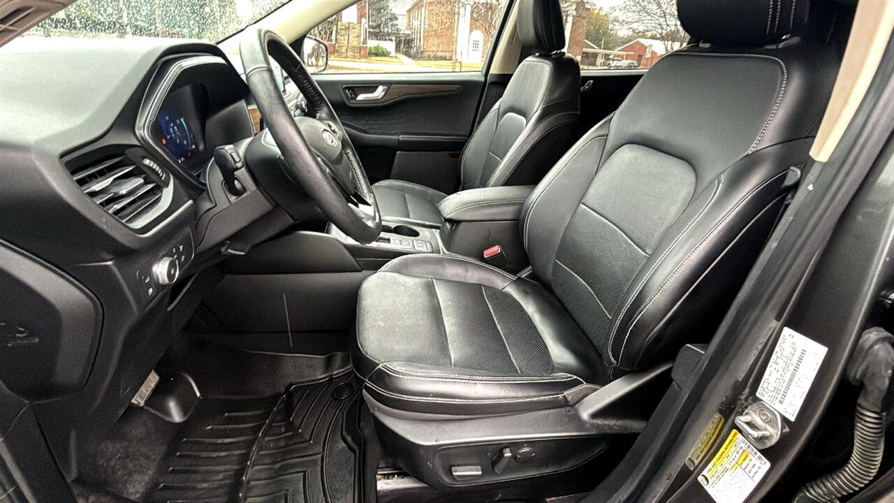 Ford Escape Hybrid Titanium AWD 2020