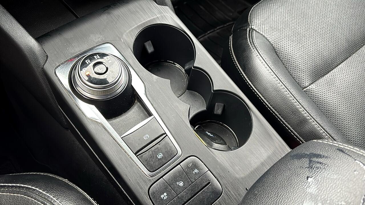 Ford Escape Hybrid Titanium AWD 2020