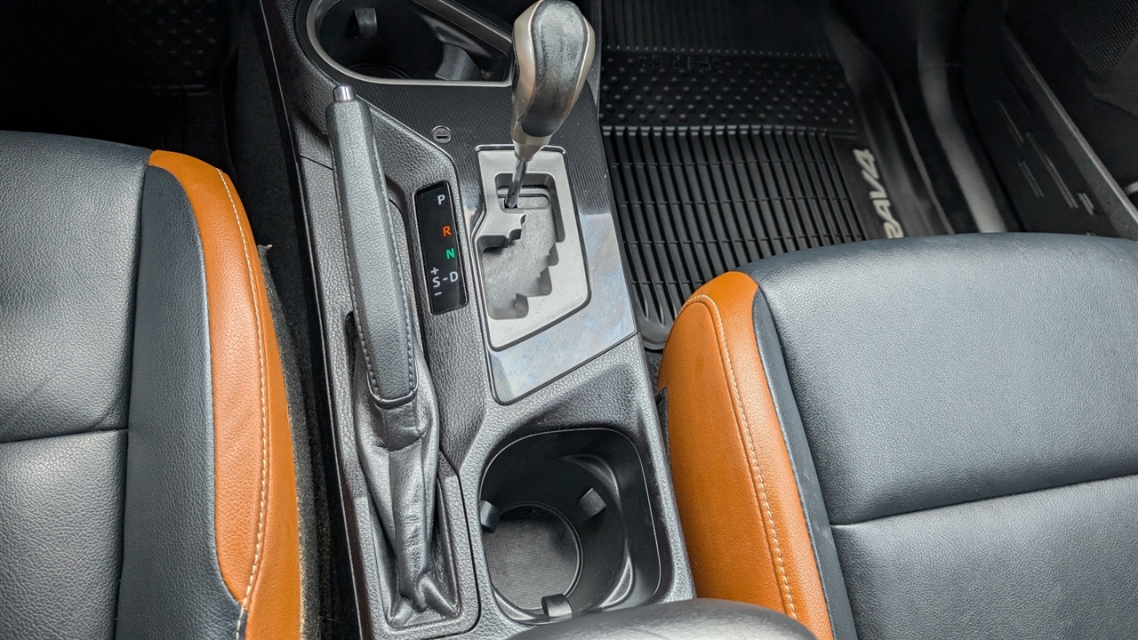 Toyota RAV4 SE FWD 2017