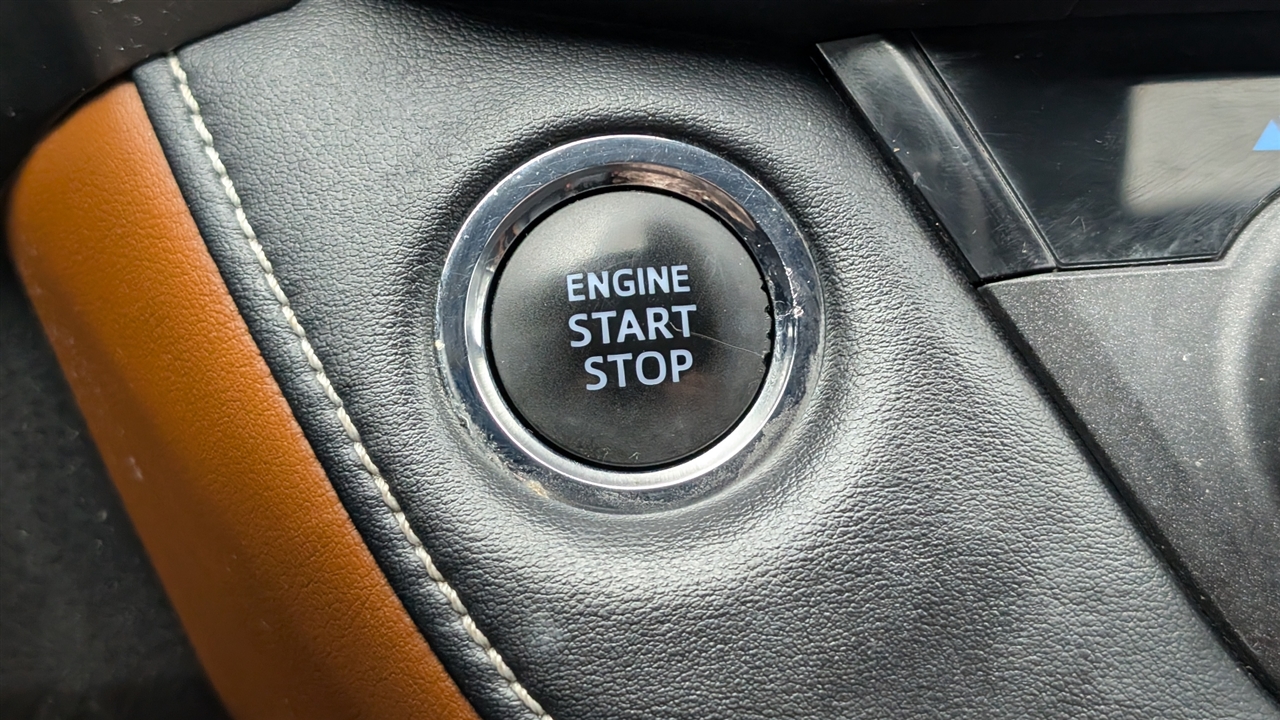 Toyota RAV4 SE FWD 2017