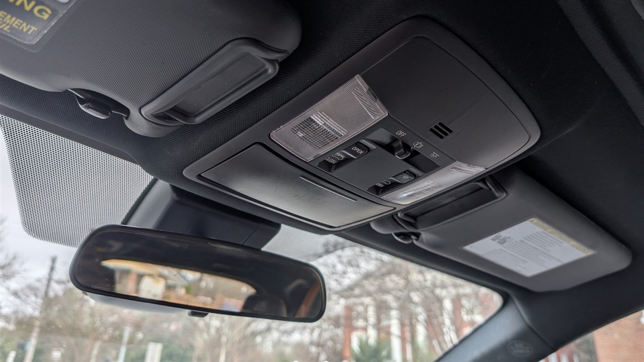 Toyota RAV4 SE FWD 2017