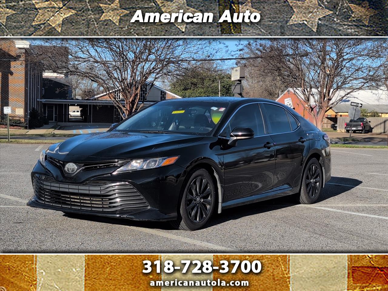 2018 Toyota Camry LE's photo