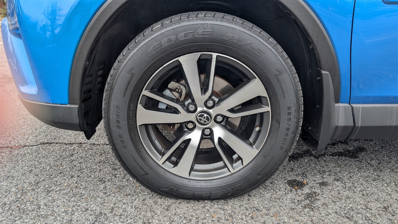 Toyota RAV4 XLE FWD 2018