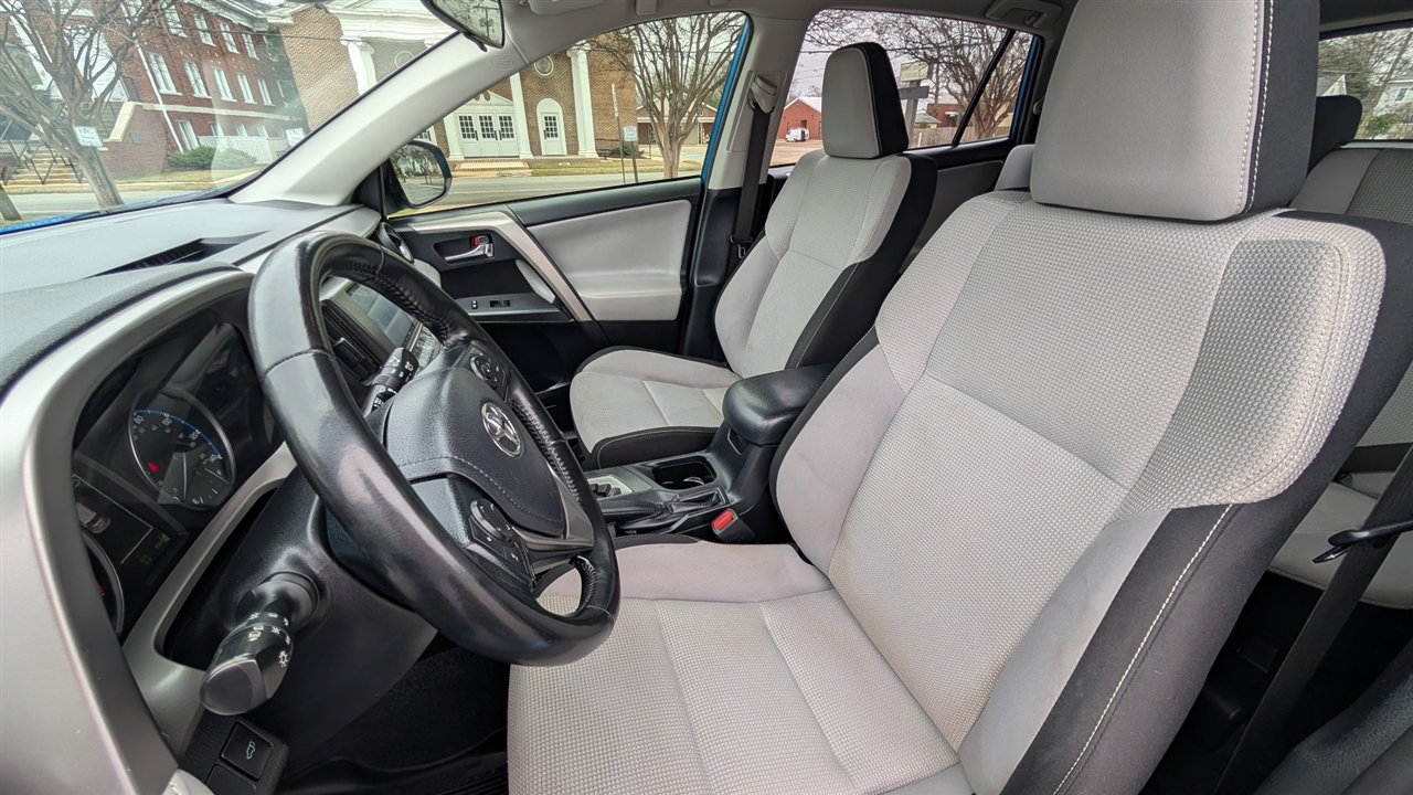 Toyota RAV4 XLE FWD 2018