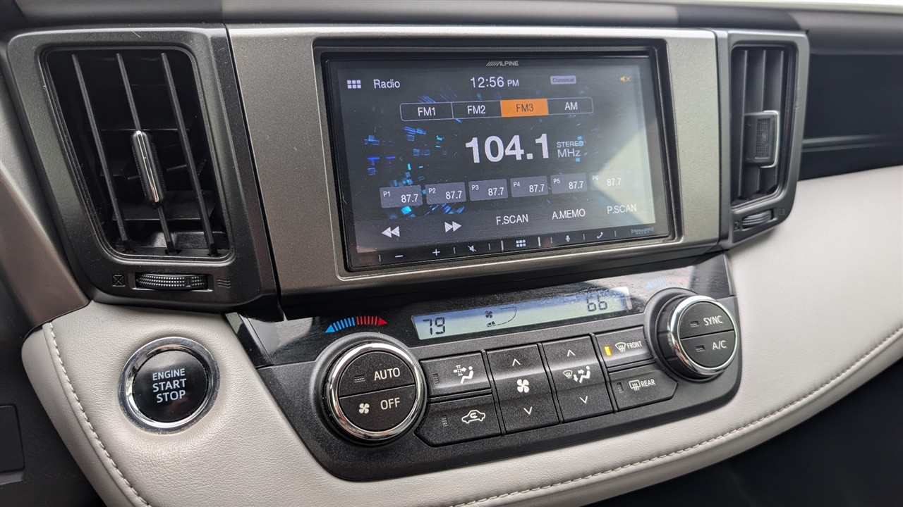 Toyota RAV4 XLE FWD 2018