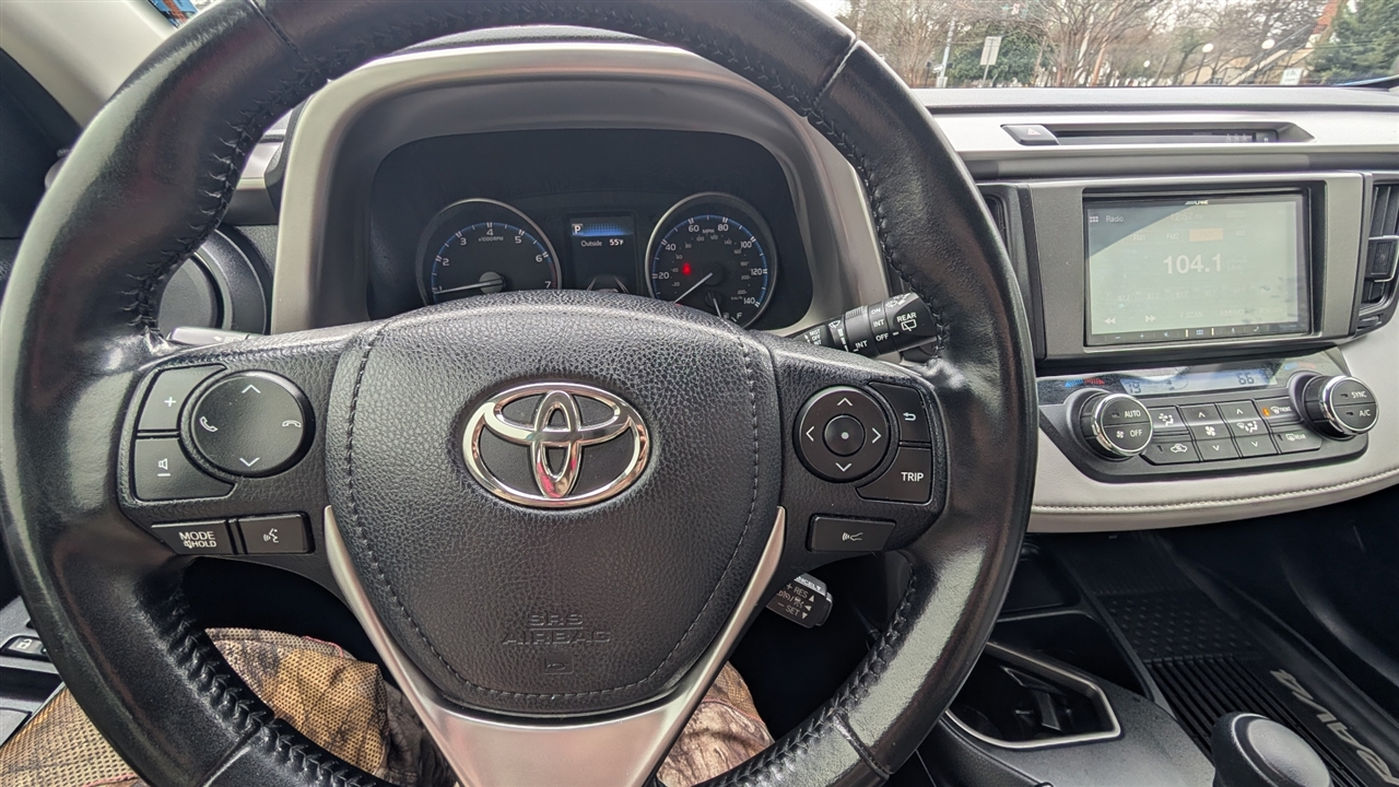 Toyota RAV4 XLE FWD 2018