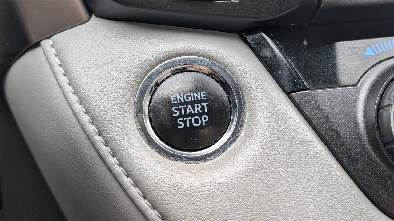 Toyota RAV4 XLE FWD 2018