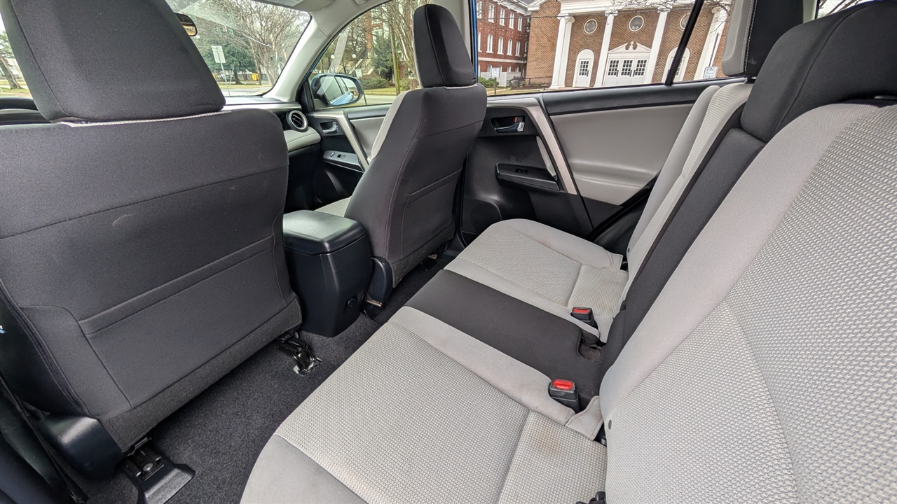 Toyota RAV4 XLE FWD 2018