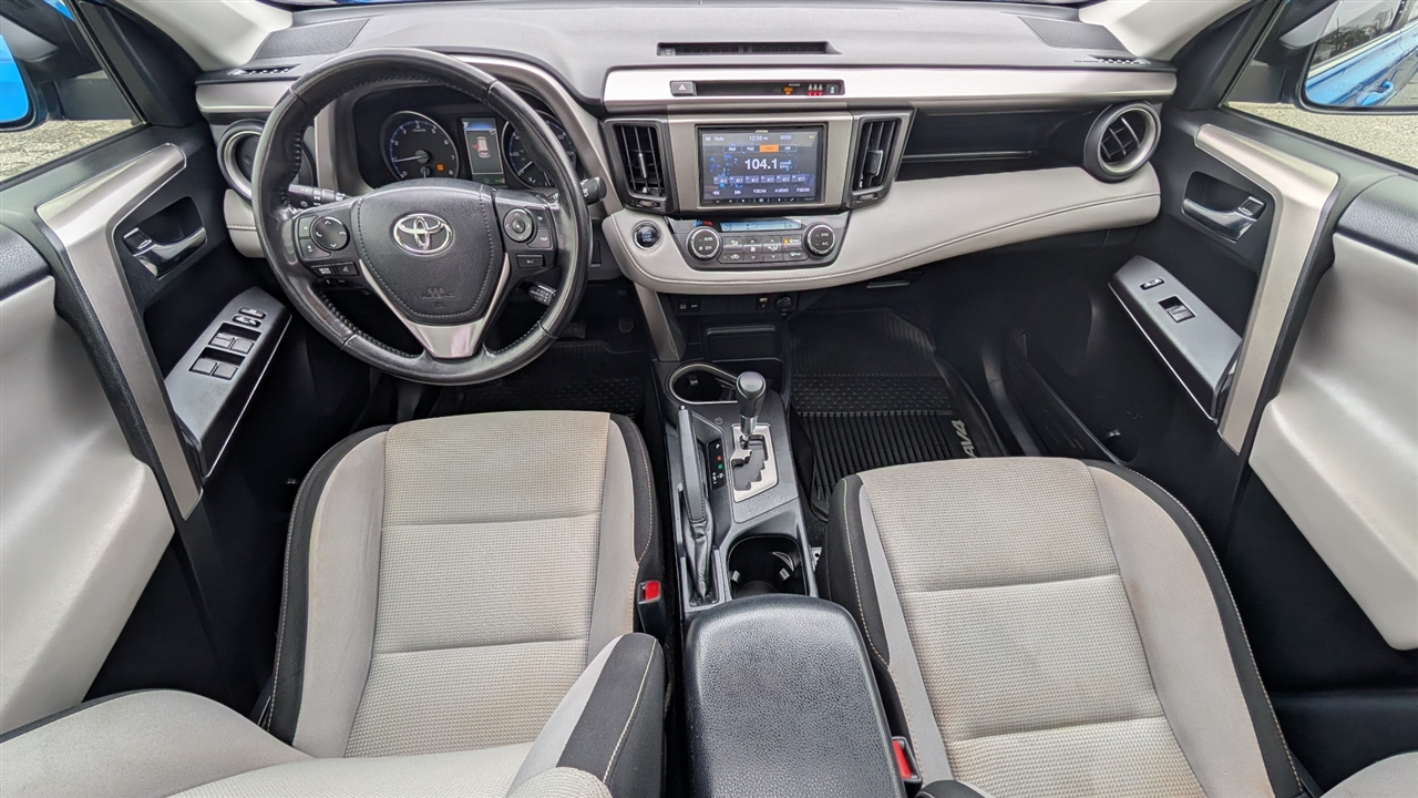 Toyota RAV4 XLE FWD 2018