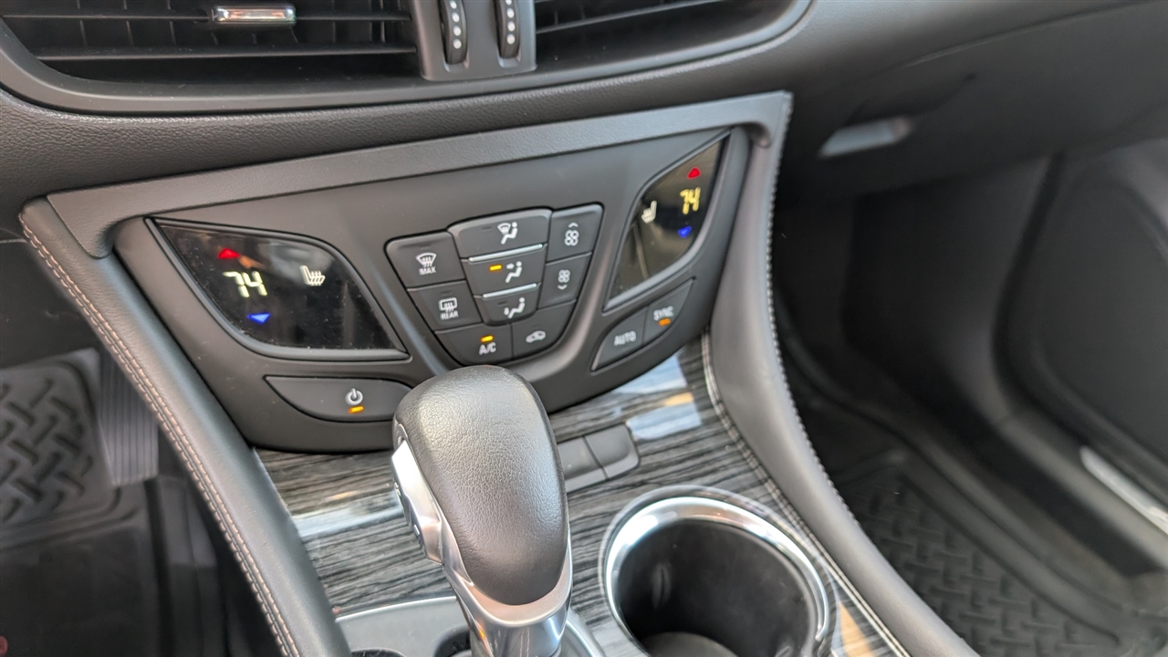 Buick Envision Essense 2017