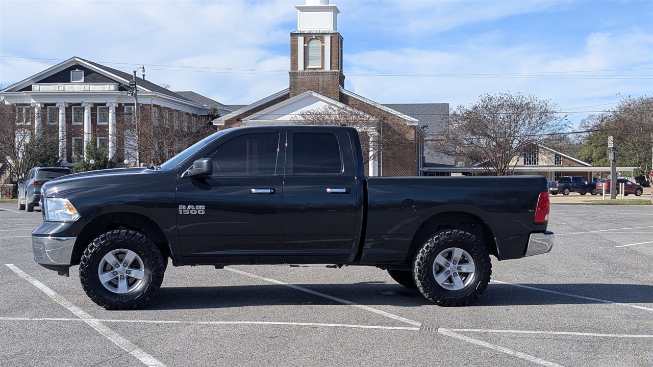 RAM 1500 SLT Quad Cab 4WD 2017