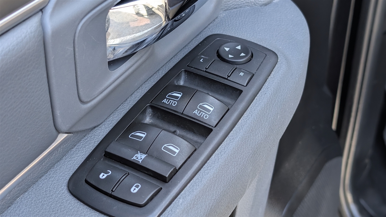 RAM 1500 SLT Quad Cab 4WD 2017