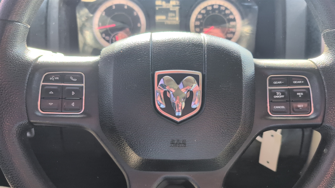 RAM 1500 SLT Quad Cab 4WD 2017