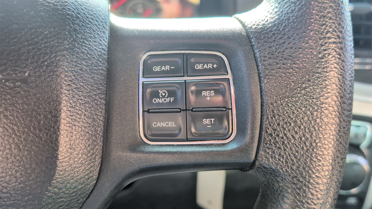 RAM 1500 SLT Quad Cab 4WD 2017