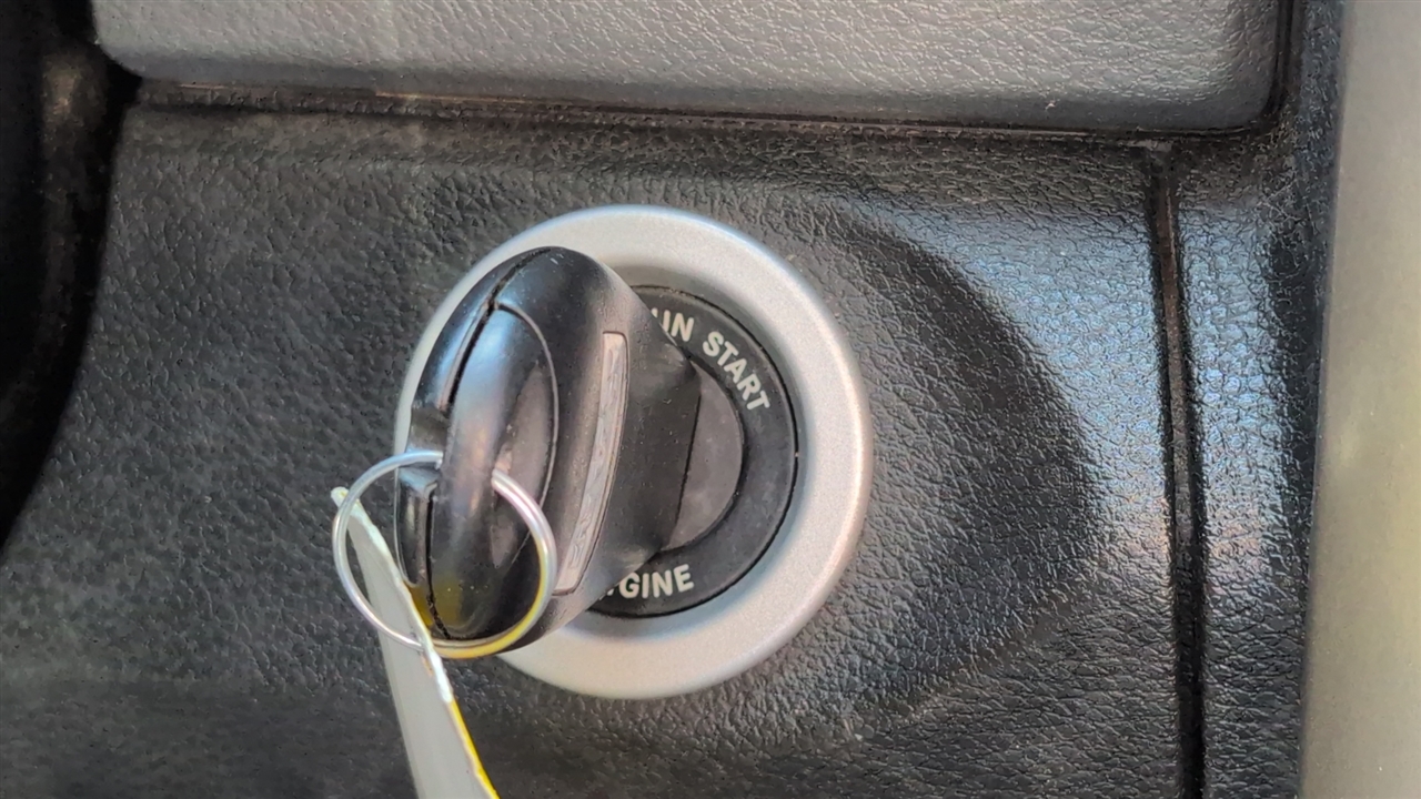 RAM 1500 SLT Quad Cab 4WD 2017