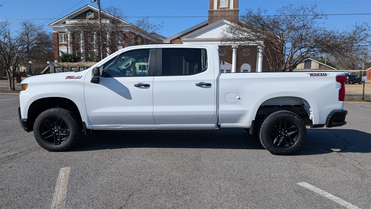 Chevrolet Silverado 1500 Custom Trail Boss Crew Cab Long Box 4WD 2021