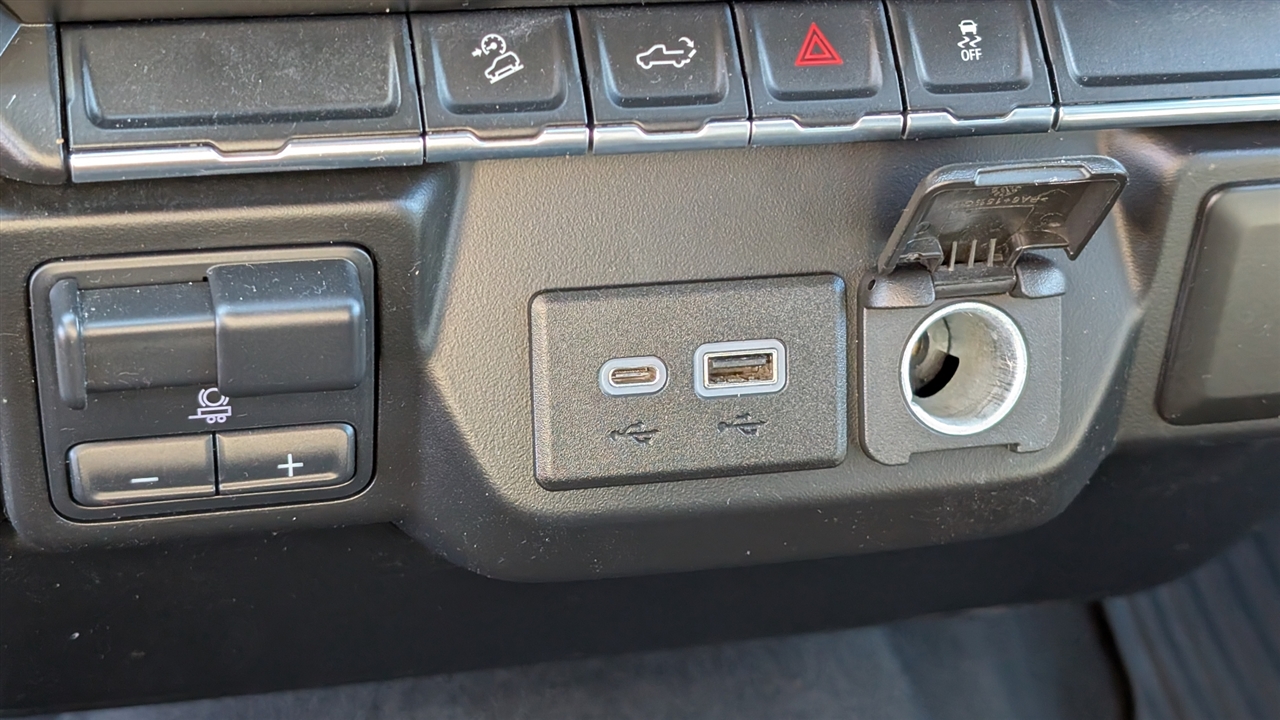 Chevrolet Silverado 1500 Custom Trail Boss Crew Cab Long Box 4WD 2021