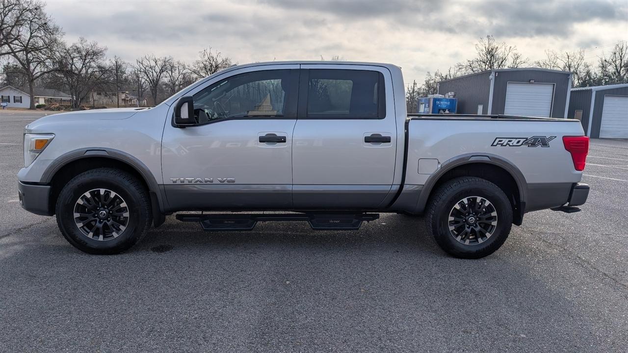 Nissan Titan SV Crew Cab 4WD 2019
