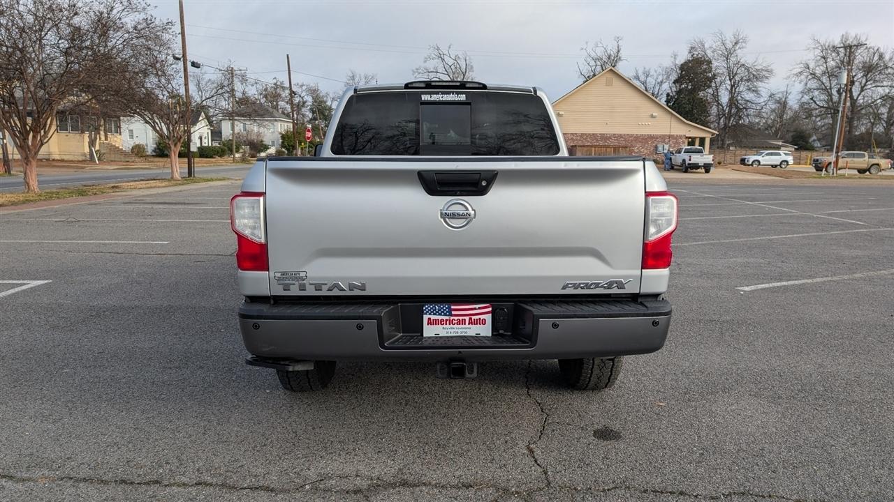 Nissan Titan SV Crew Cab 4WD 2019