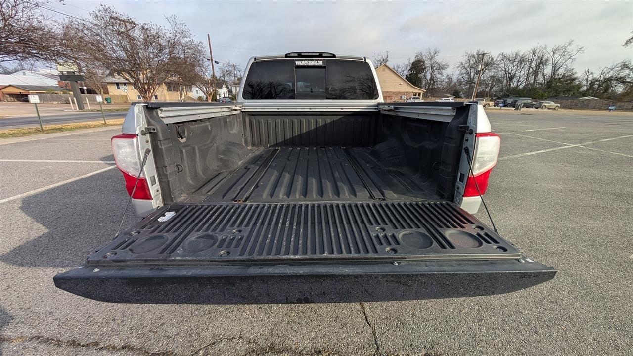 Nissan Titan SV Crew Cab 4WD 2019