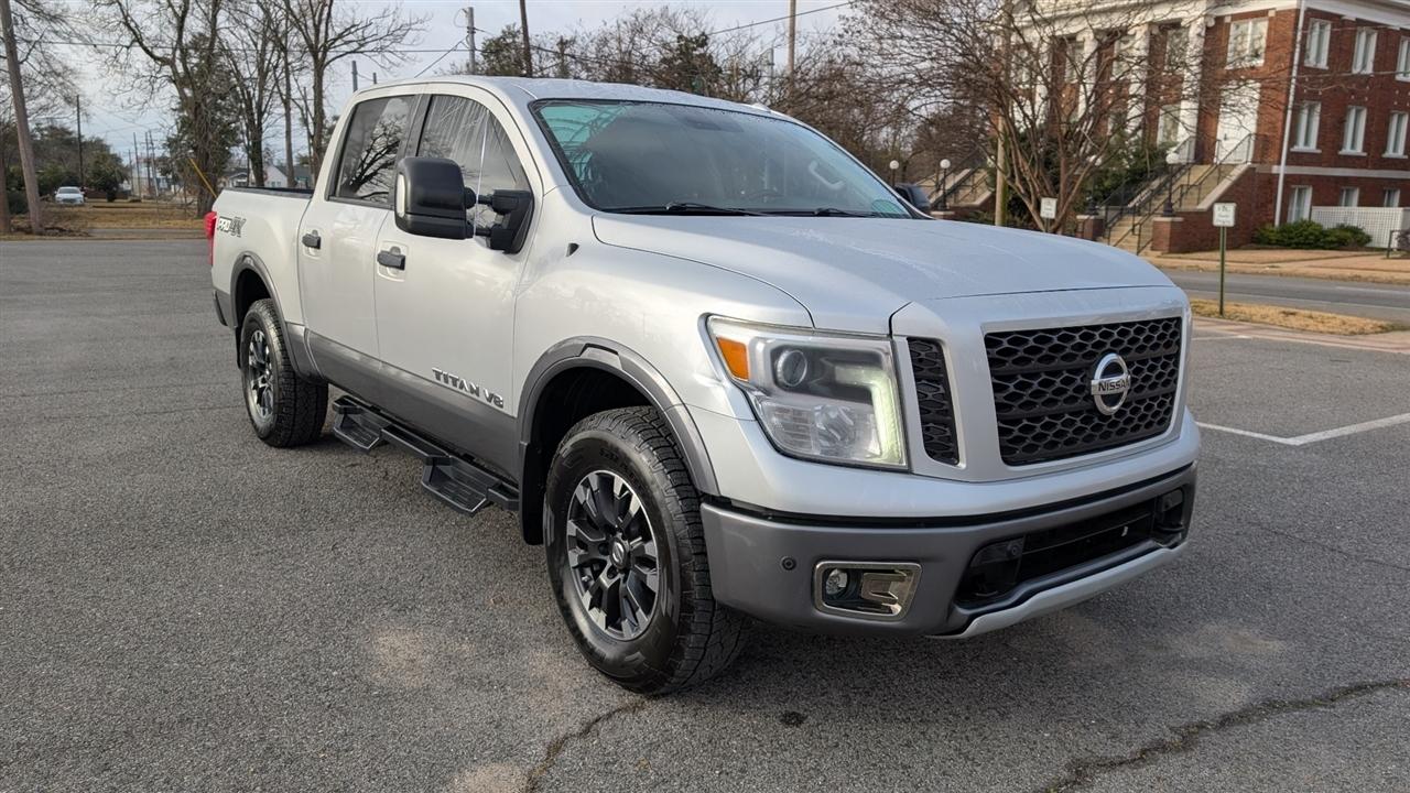 Nissan Titan SV Crew Cab 4WD 2019