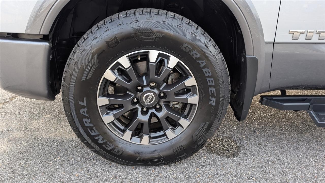 Nissan Titan SV Crew Cab 4WD 2019