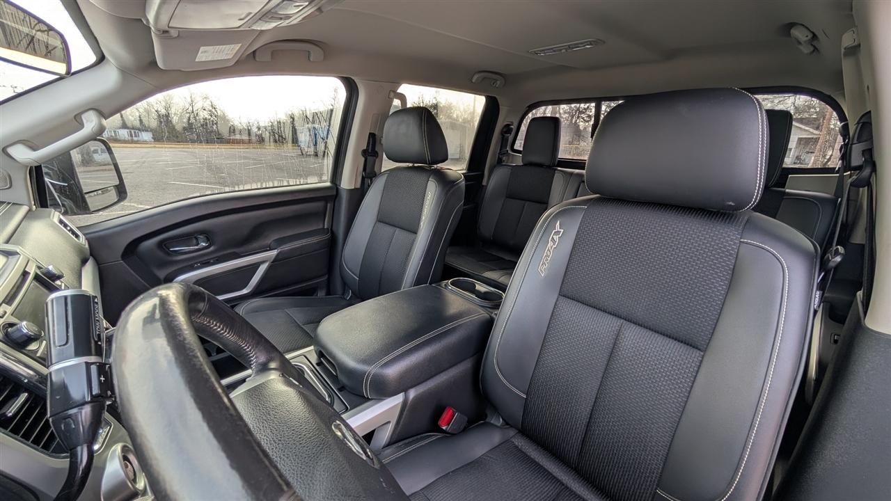 Nissan Titan SV Crew Cab 4WD 2019