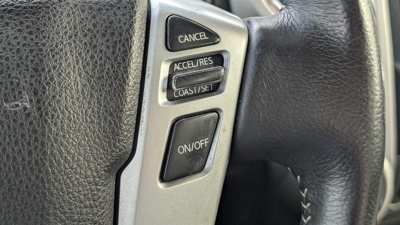 Nissan Titan SV Crew Cab 4WD 2019