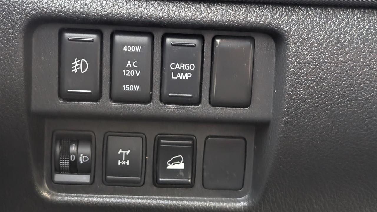 Nissan Titan SV Crew Cab 4WD 2019