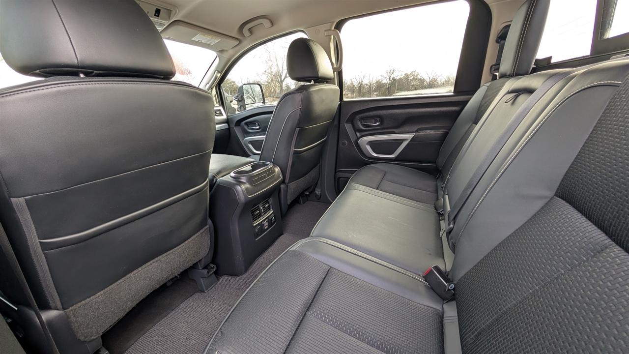 Nissan Titan SV Crew Cab 4WD 2019