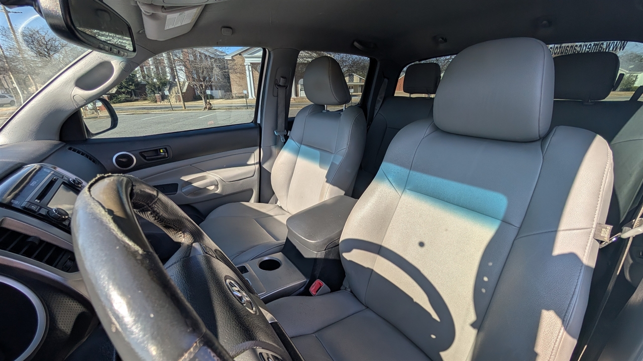 Toyota Tacoma PreRunner Double Cab V6 Auto 2WD 2013