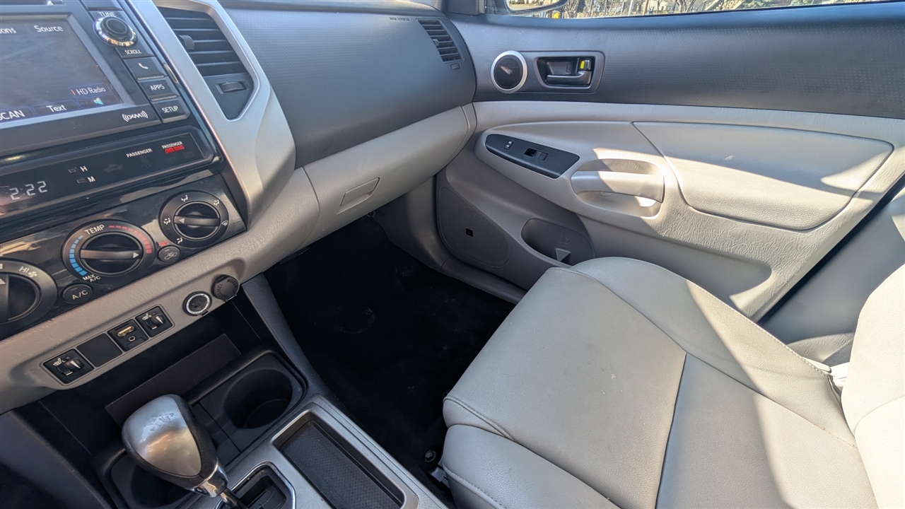 Toyota Tacoma PreRunner Double Cab V6 Auto 2WD 2013