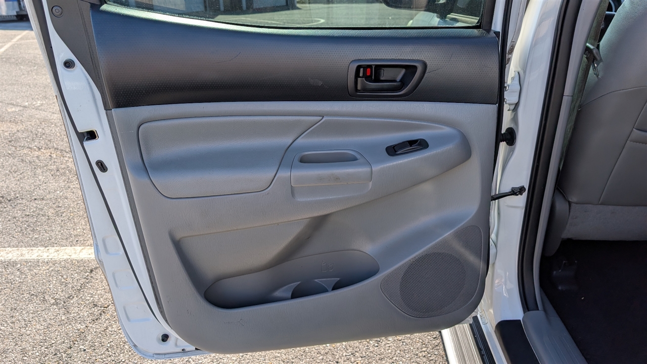 Toyota Tacoma PreRunner Double Cab V6 Auto 2WD 2013