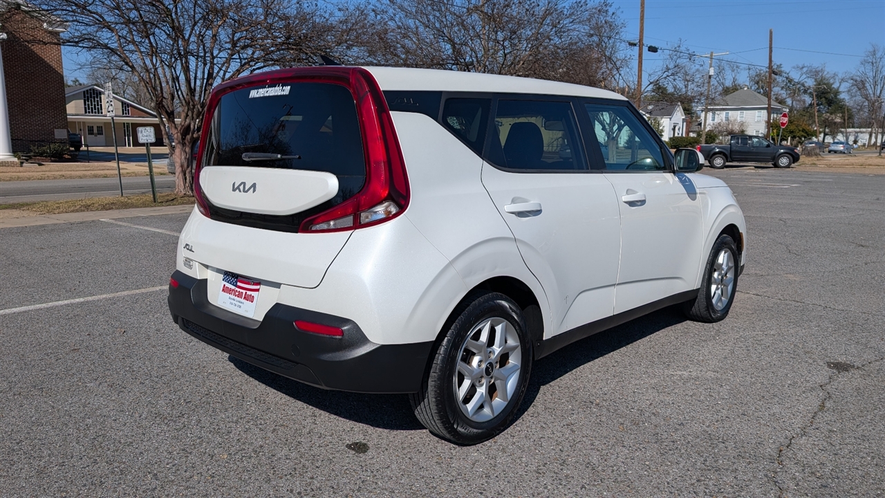 Kia Soul LX CVT 2022