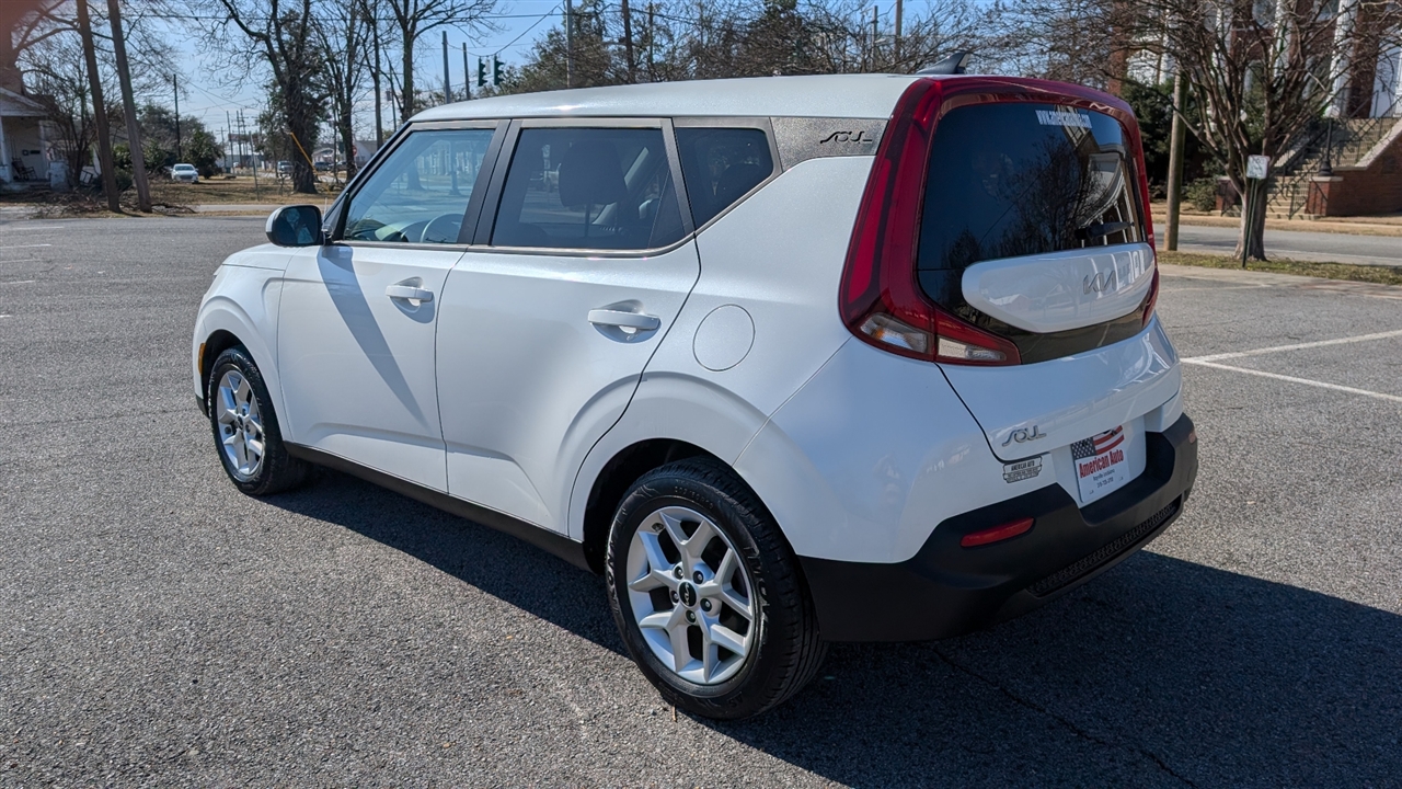 Kia Soul LX CVT 2022