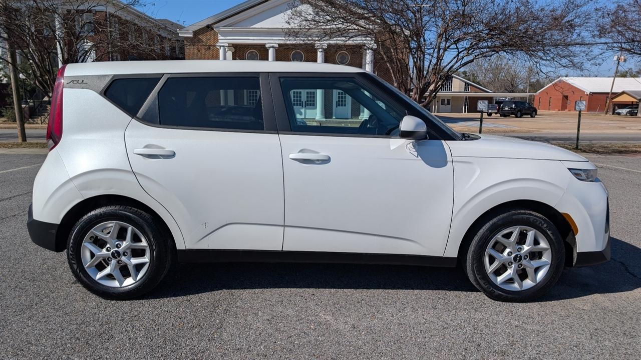 Kia Soul LX CVT 2022