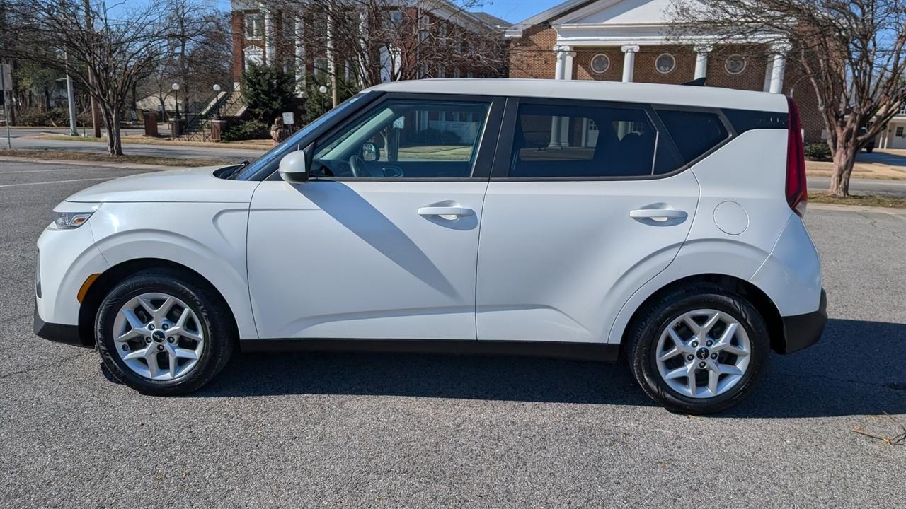 Kia Soul LX CVT 2022