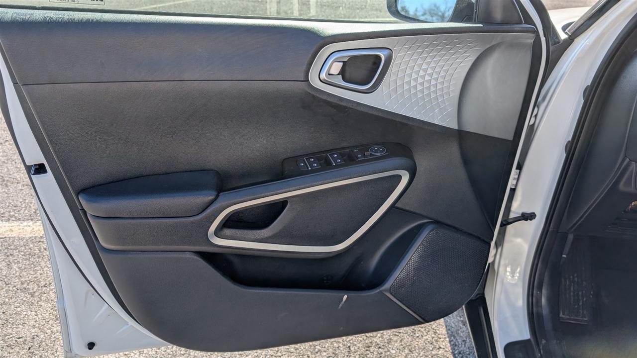 Kia Soul LX CVT 2022