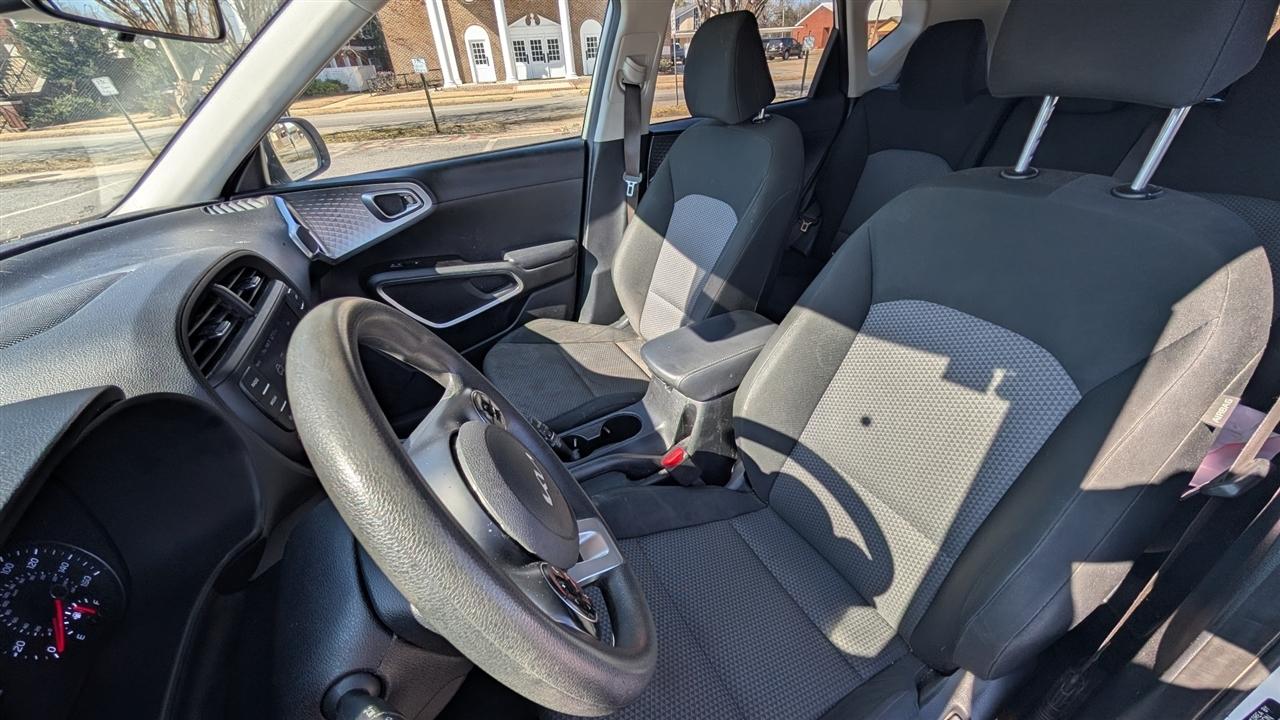 Kia Soul LX CVT 2022